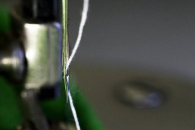 Dikiş makinesi iğnesi çok yakın, makro nesne