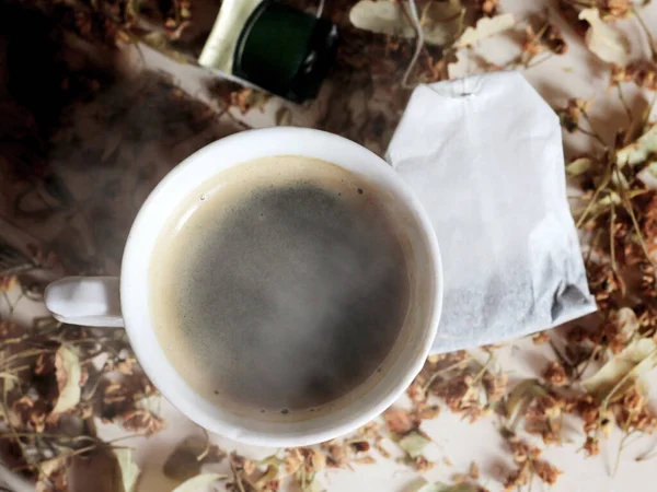 茶とハーブ 熱い健康的な飲み物 — ストック写真