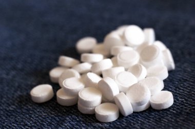 Tabletlerde tatlandırıcı, yapay tatlandırıcı çok yakın.