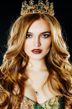 zarif güzellik kraliçe tacı olan