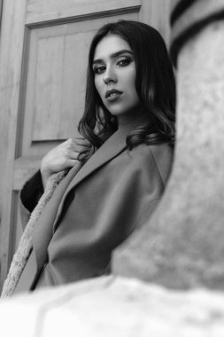 elegance giysili kadın 