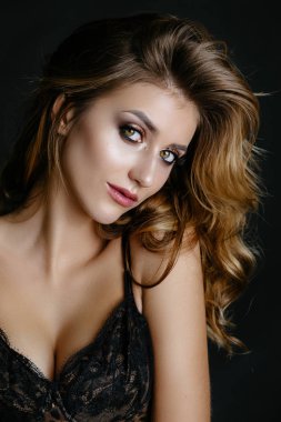 kadın seksi siyah iç çamaşırı