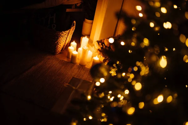 Nytår 2020 Interiør Med Stearinlys Pærer Bokeh - Stock-foto