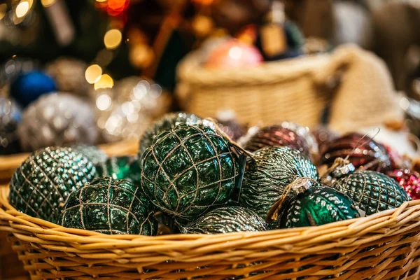 Adornos Navidad Primer Plano Del Árbol Navidad Bolas Brillantes Árbol — Foto de Stock