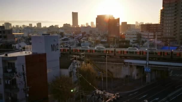Imagini Tren Pod Orașul Modern — Videoclip de stoc