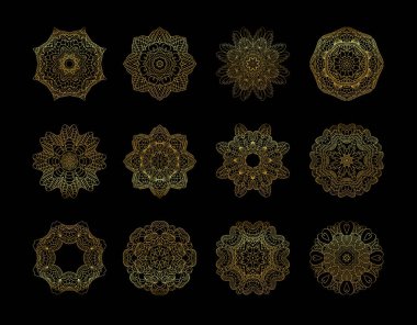 Siyah zemin üzerine altın dairesel süsleme