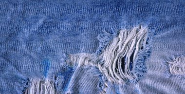 Delik ve konu üzerinde Denim Jeans