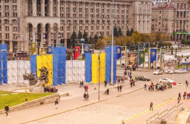 Kiev Ukrayna bağımsızlık Meydanı. Sokak Khreshchatyk'a ve Kiev Maidan Nezalezhnosti görünümünü 