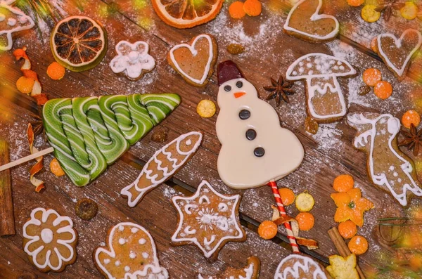 Ramos de árvore de abeto e decorações de férias de xmas . — Fotografia de Stock