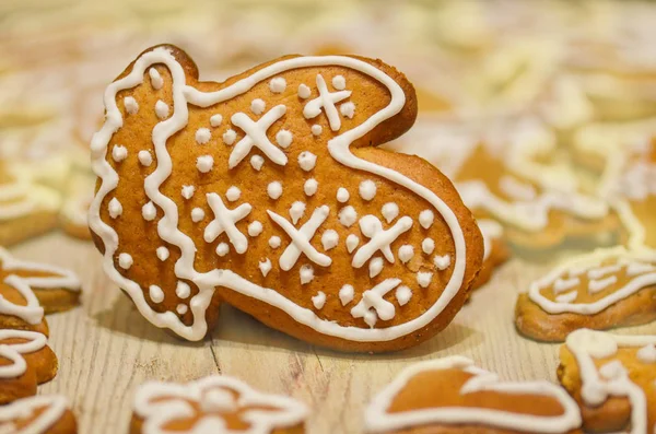 Lebkuchen-Rentierkekse. Fäustlinge Weihnachten Lebkuchen — Stockfoto