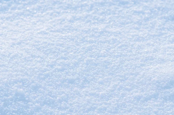 Fundo de neve fresca. Fundo de inverno natural. Textura de neve em tom azul — Fotografia de Stock