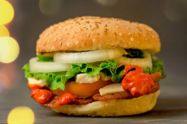 Deliciosa hamburguesa fresca — Foto de Stock