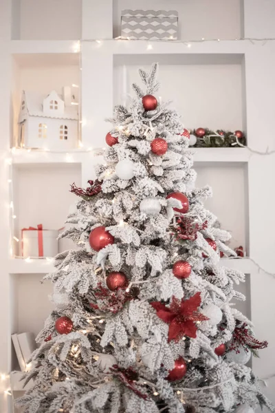 Noel ağacı koridoru, her amaç için harika bir tasarım.