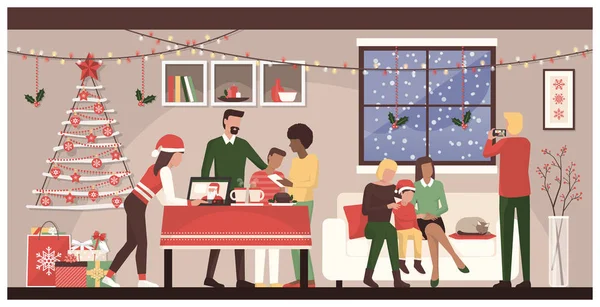 Pessoas celebrando o Natal em casa — Vetor de Stock