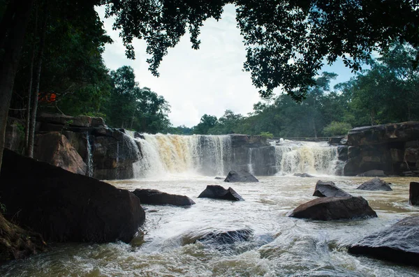 Chaiyaphum 'da Tad Ton Şelalesi