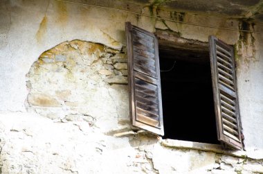 eski püskü panjurlar