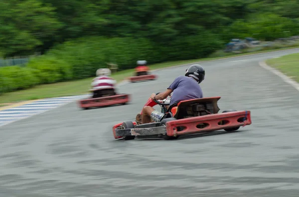 Piloto em movimento-kart — Fotografia de Stock