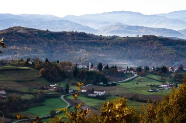 tipik Piedmontese Langhe peyzaj