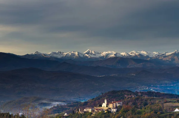 tipik Piedmontese Langhe peyzaj