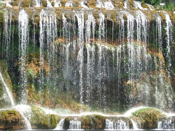 Details of a waterfall in the park of the Royal Palace of Casert — Stock Photo, Image