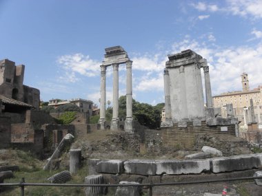 Roma İmparatorluk forumlarda kalıntıları