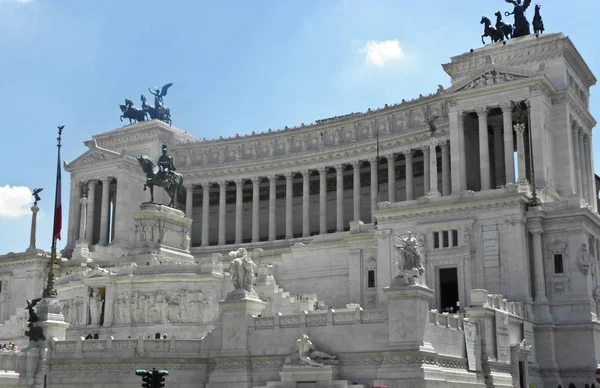 The monument of Vittorio Emanuele vittoriale for third in rome — Stock Photo, Image