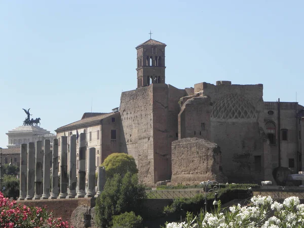 Het monument van Vittorio Emanuele vittoriale voor derde in rome — Stockfoto