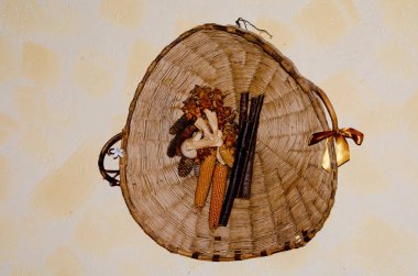 kompozisyon, meyve ve kuru çiçekler