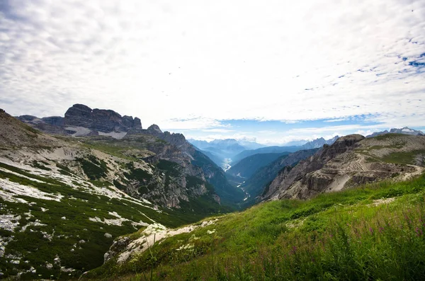 Dolomiet landschappen in de zomer — Stockfoto