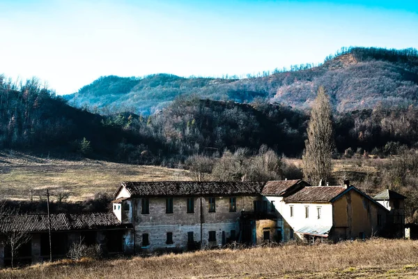 Дом в сельской местности Италии — стоковое фото