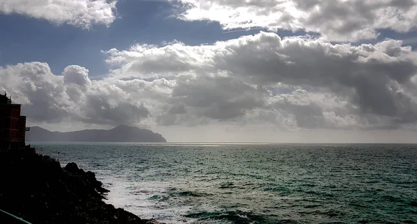Landschaften der Küste von Nervi mit ihren Felsen und ihren typischen — Stockfoto