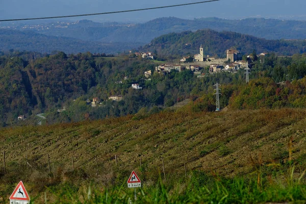 Typical landscapes of the Piedmontese Langhe — 스톡 사진