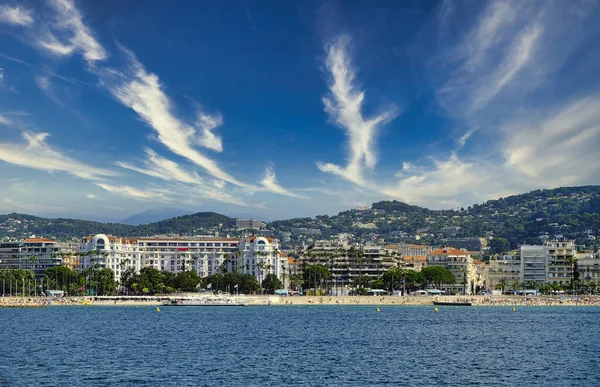 View Main Street Cannes Its Hotels Boutiques Seen Sea — Stock Photo, Image