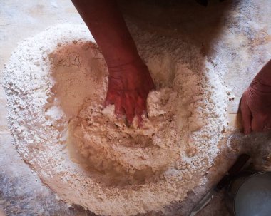 taze, malzeme, masa, hamur, mutfak, pişirme, un, beyaz, yemek, ev yapımı, pasta, yemek, çiğ, ekmek, hazırlık, aşçı, eller, fırın, arka plan, kapanış, mutfak, yoğurma, pasta, pizza, yoğurma, yoğurma, yuvarlama, fırın, fırın, çocuk, yoğurma