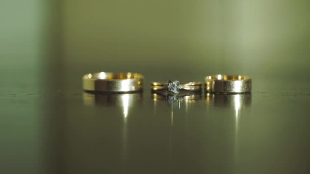 Hermoso anillo de boda — Vídeo de stock