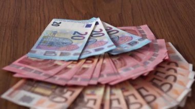 Birçok 50 20 10 tablo Euro