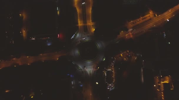 Rond-point Trafic De la ville de nuit Lviv — Video