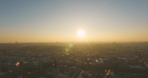 Ciudad mágica de invierno al atardecer — Vídeos de Stock