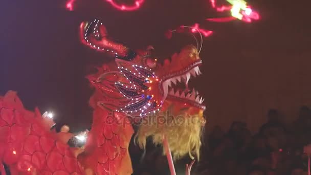 Dragon processie viering van Nieuwjaar — Stockvideo