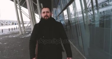 Havaalanındaki iş adamı.