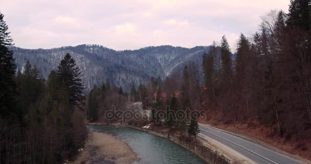 Conducción de coches en Curvy Country Road — Vídeos de Stock