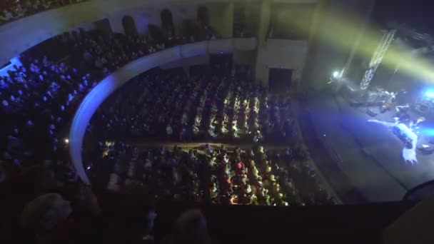 Lviv, Ukrayna - 8 Mart 2017 parlak sahne ışıkları — Stok video