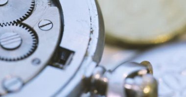 eski mekanik saatler