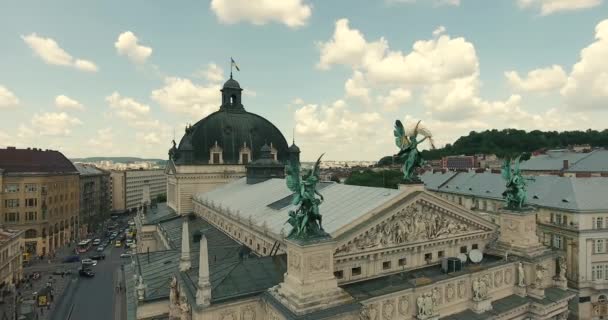 Lviv Opera Ucrania. Parte central de la ciudad vieja — Vídeos de Stock