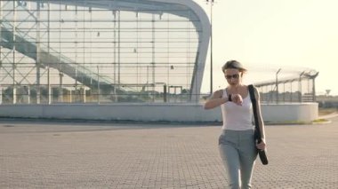 İş kadını acele ofis