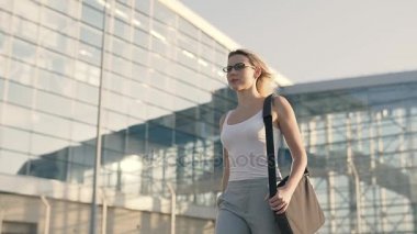 İş kadını acele ofis