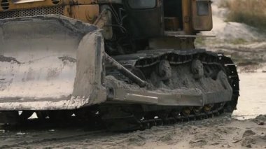 Paletli traktör cam üretimi