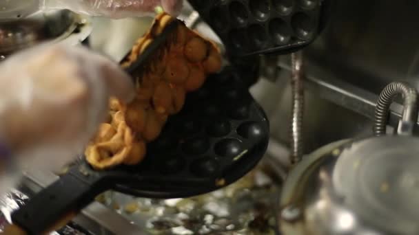 Fabricante de waffles industriais — Vídeo de Stock