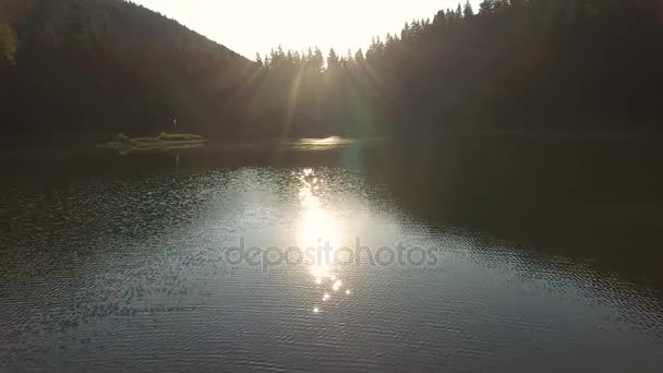 Perfekter Spiegelsee — Stockvideo