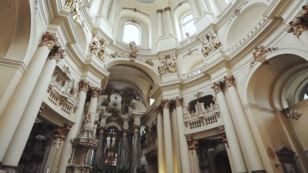 Arquitetura Igreja Dominicana na Ucrânia cidade Lvov — Vídeo de Stock